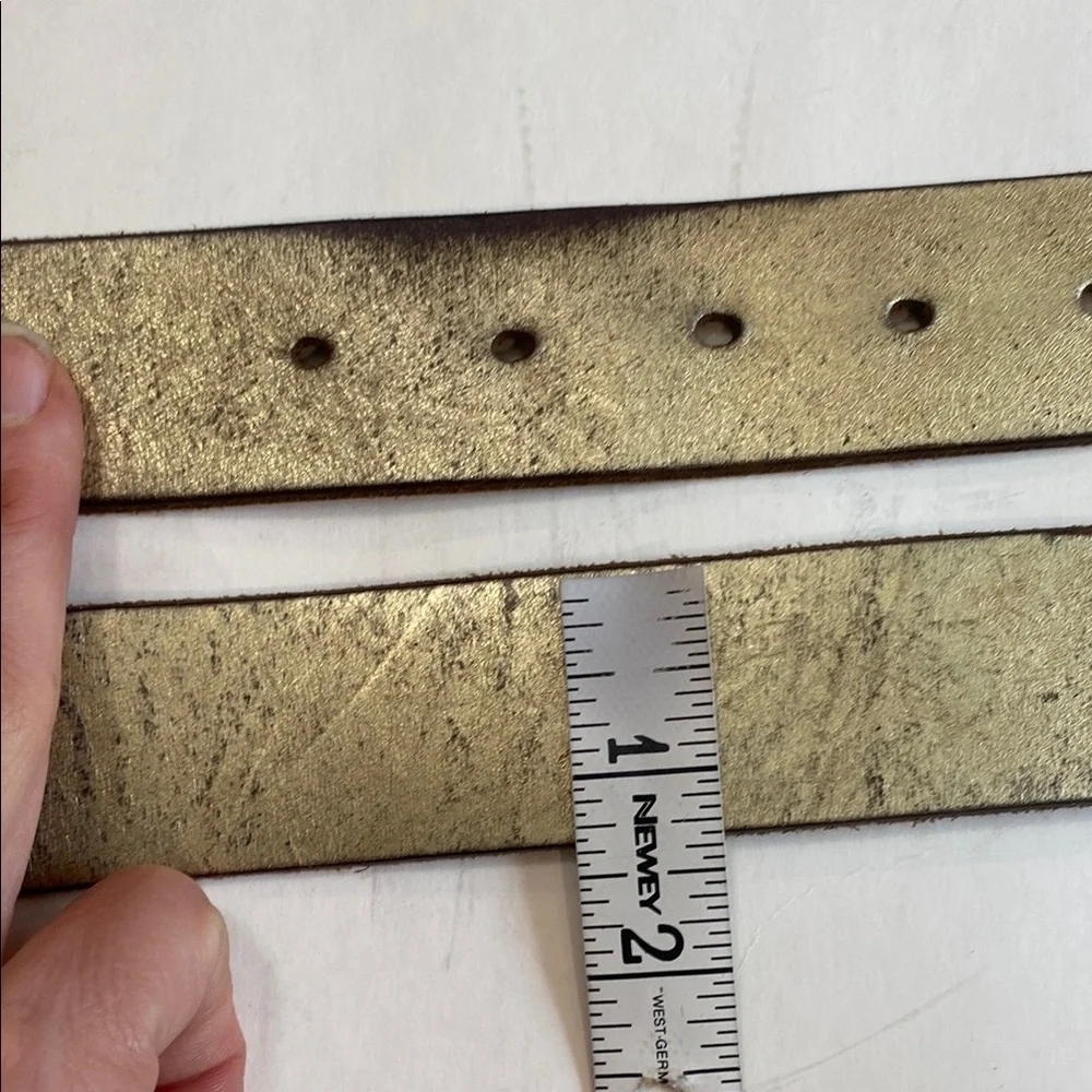 GAP Gold Belt Minimalist Design - Picture 9 of 12